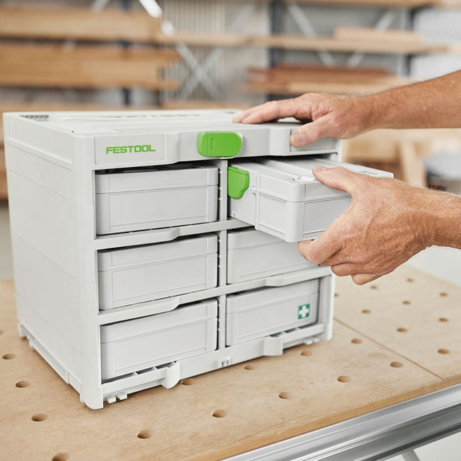 Hands placing SYS 3 S in Systainer Rack