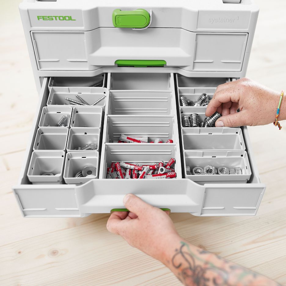 Hands getting srew from Festool Sortainer SYS3-SORT/3 M 337 577769