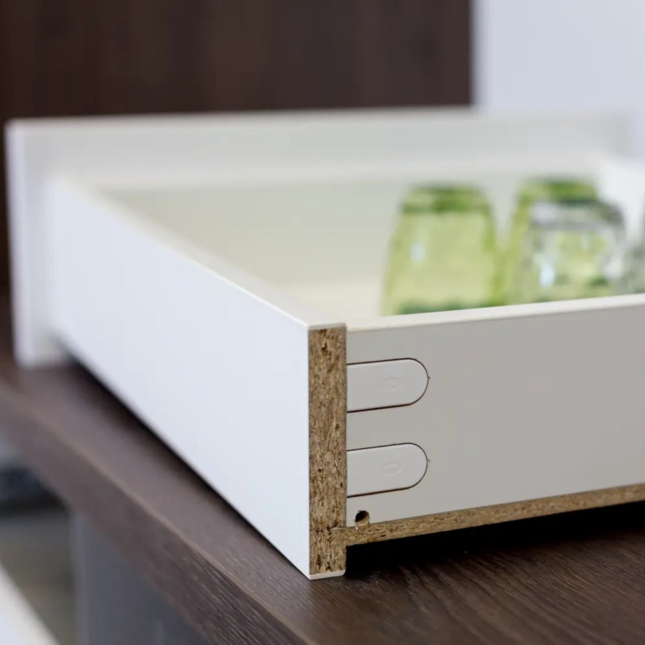 Drawer assembled using Lamello Cabineo 8 M6