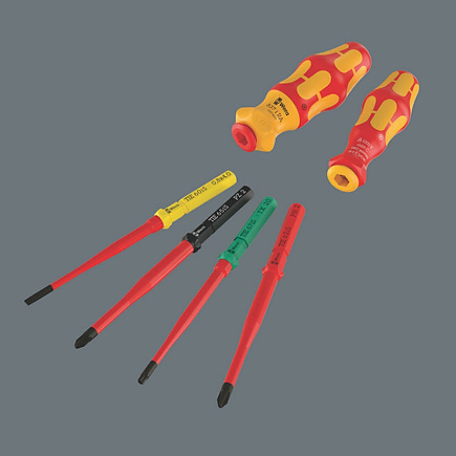 The handle/interchangeable blade
system allows rapid exchange of
the blades required for a wide
range of applications.