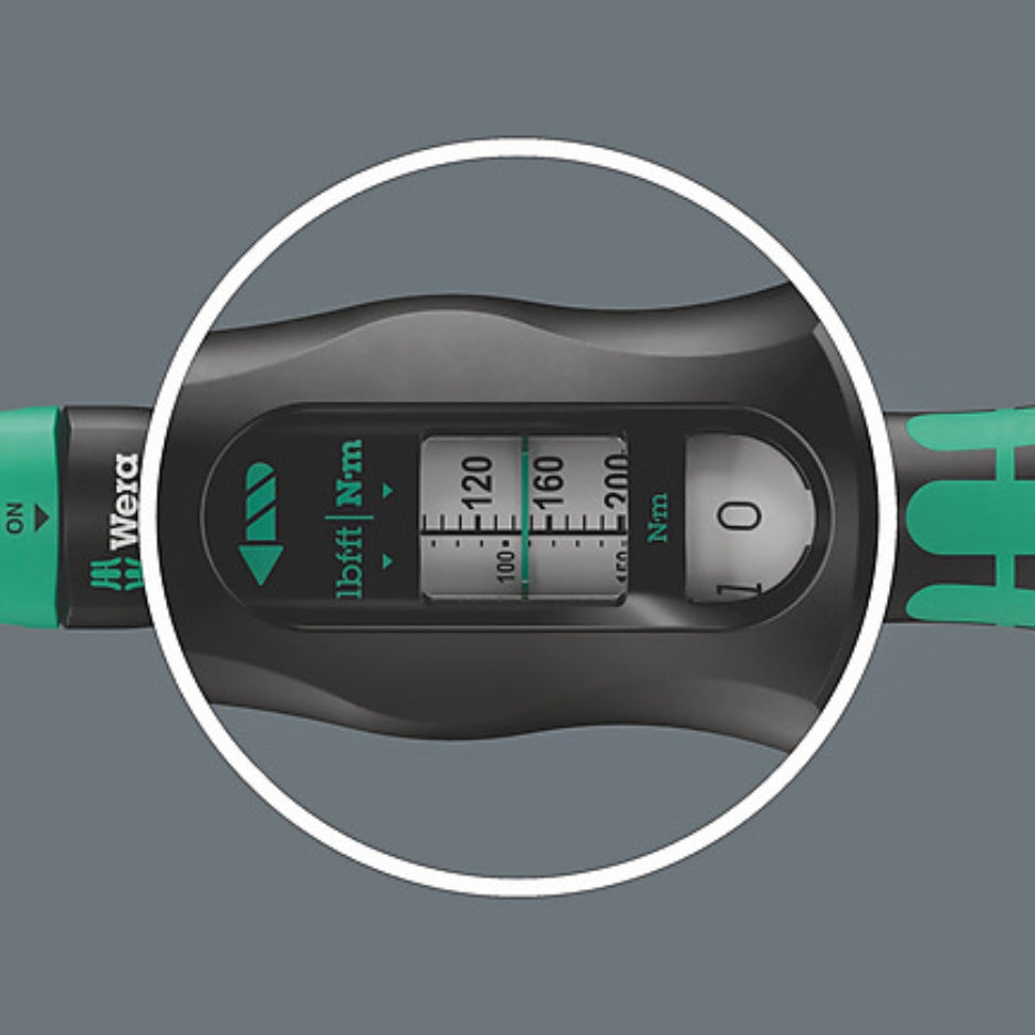Easy setting and saving of the
desired torque value; easy to read
on main and fine scales.