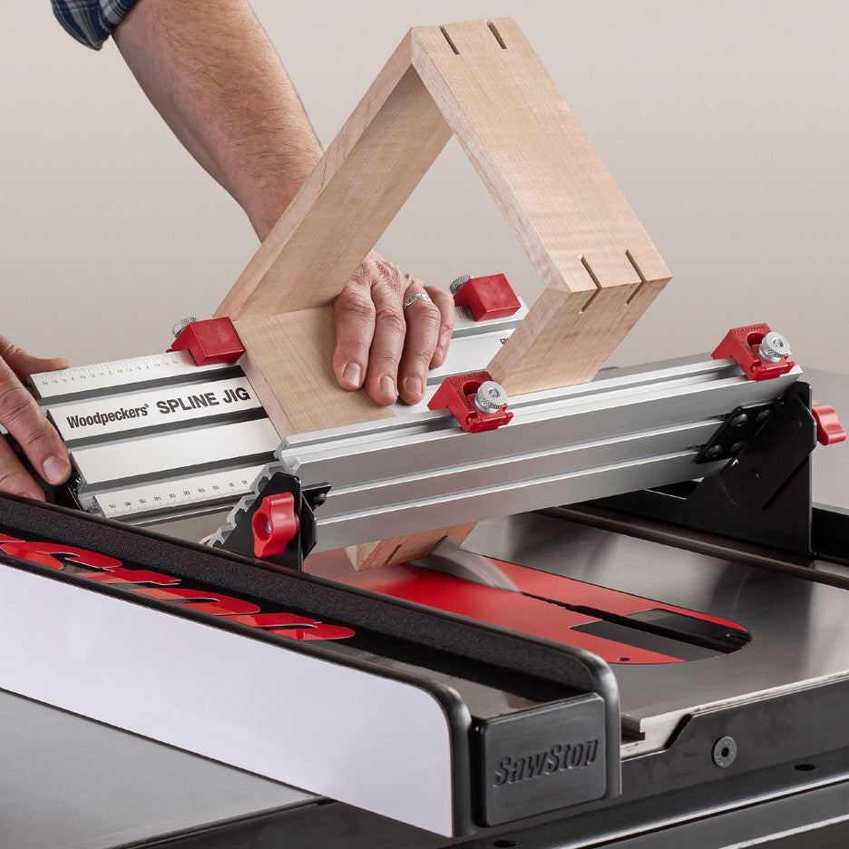 Woodpeckers Spline Jig SPLINE-23 cutting slots for splines in box on table saw