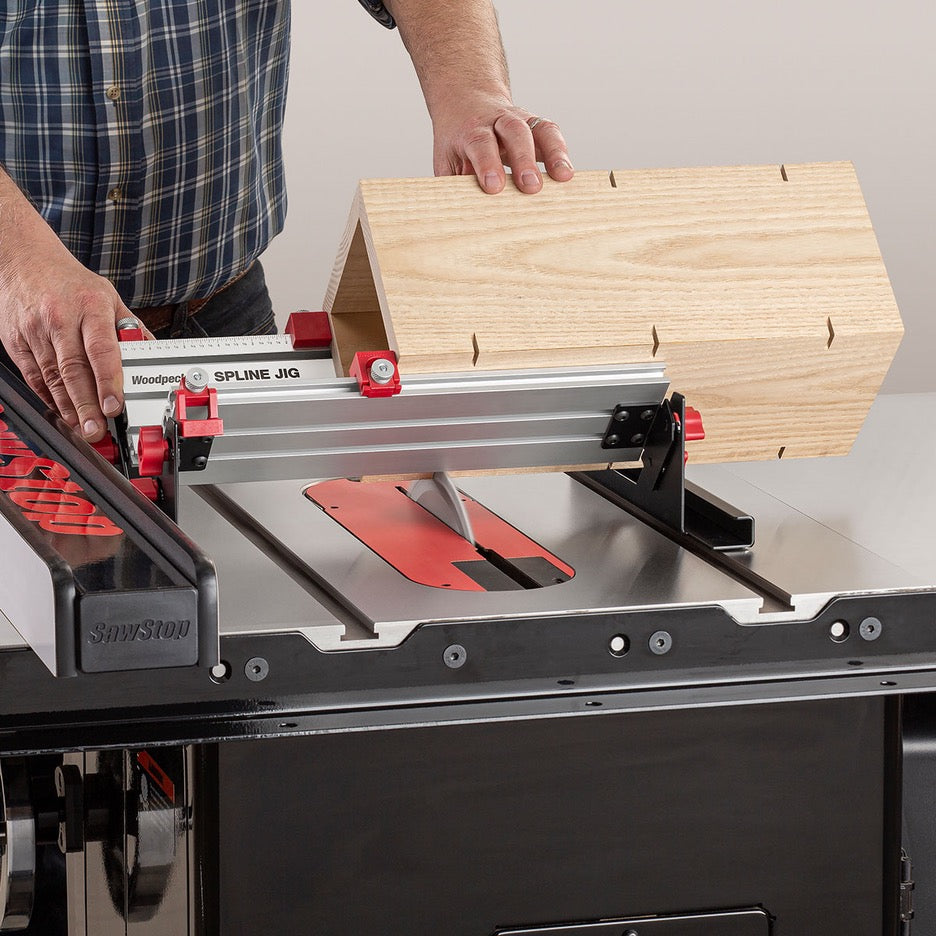 Woodpeckers Spline Jig SPLINE-23 cutting slots for splines in column on table saw