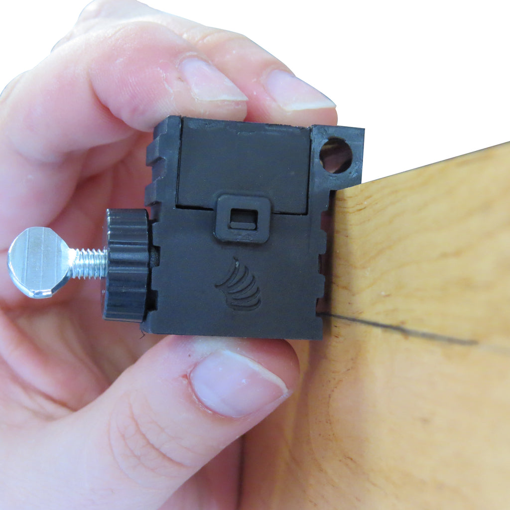 The Fastcap Mini Scribe can be used as a marking gauge to mark lines parallel to an edge by using the integral lip.