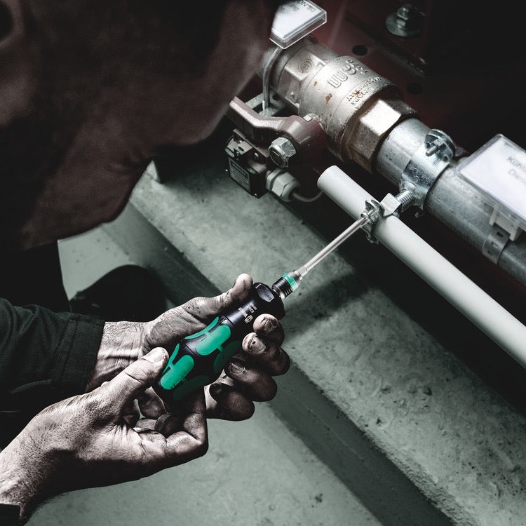 Wera Tools 19-Piece Imperial Turbo 1 Kraftform Kompakt Screwdriver Set tightening bracket