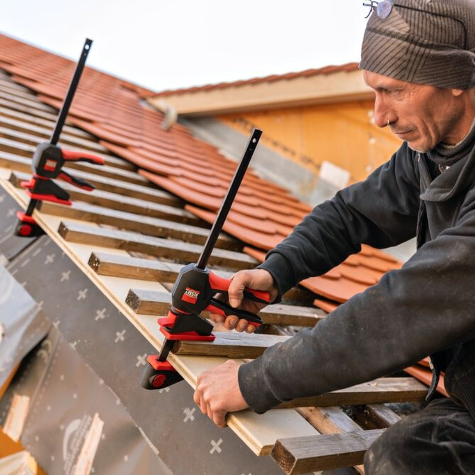 Large clamping surface for evenly distributed force.