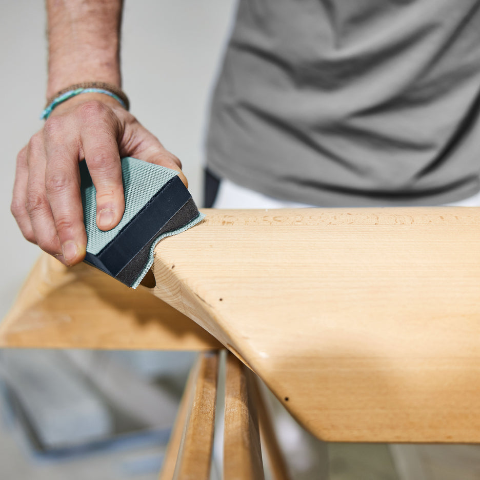 The soft side of the Festool HSK-DUO is ideal for softening edges and sanding contours.