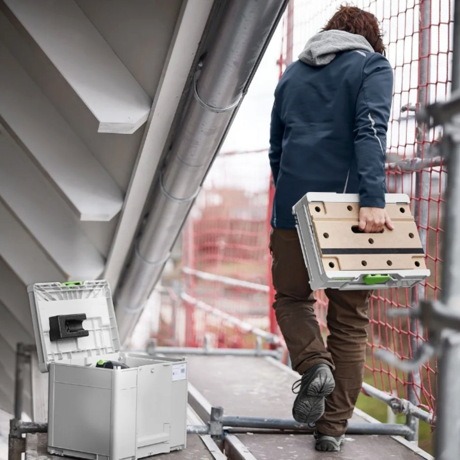 Person carrying Festool Systainer SYS3-MFT M 112