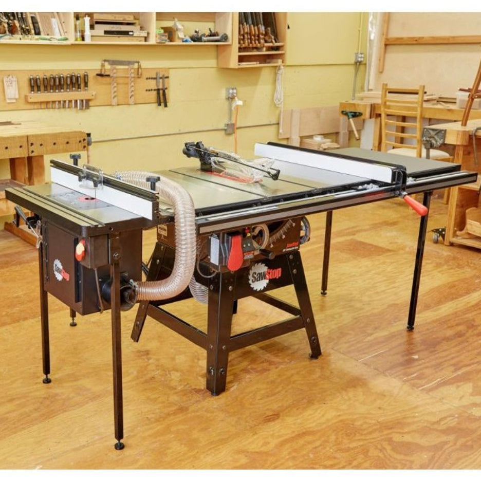 SawStop Contractor Saw 10 Inch with Steel Base CNS