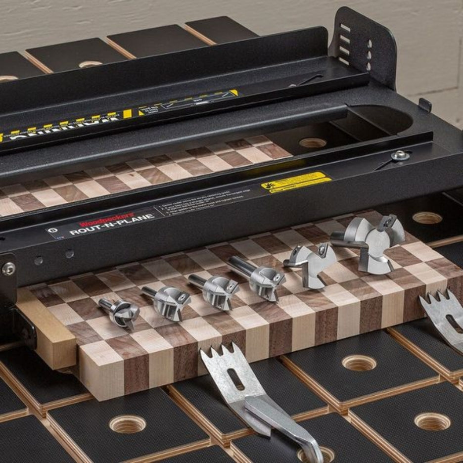 Woodpeckers Benchtop Board Mill works with almost any router and surfacing bits from ¾ ” to 2”.