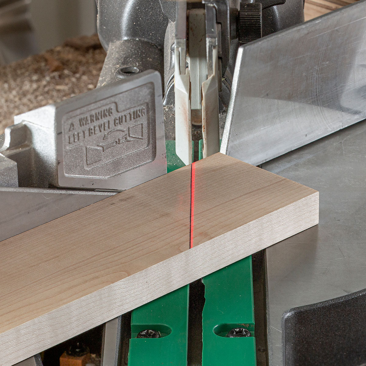 Woodpeckers Engle Angle Mitre Divider EA6-23 transferred line aligned with mitre saw laser