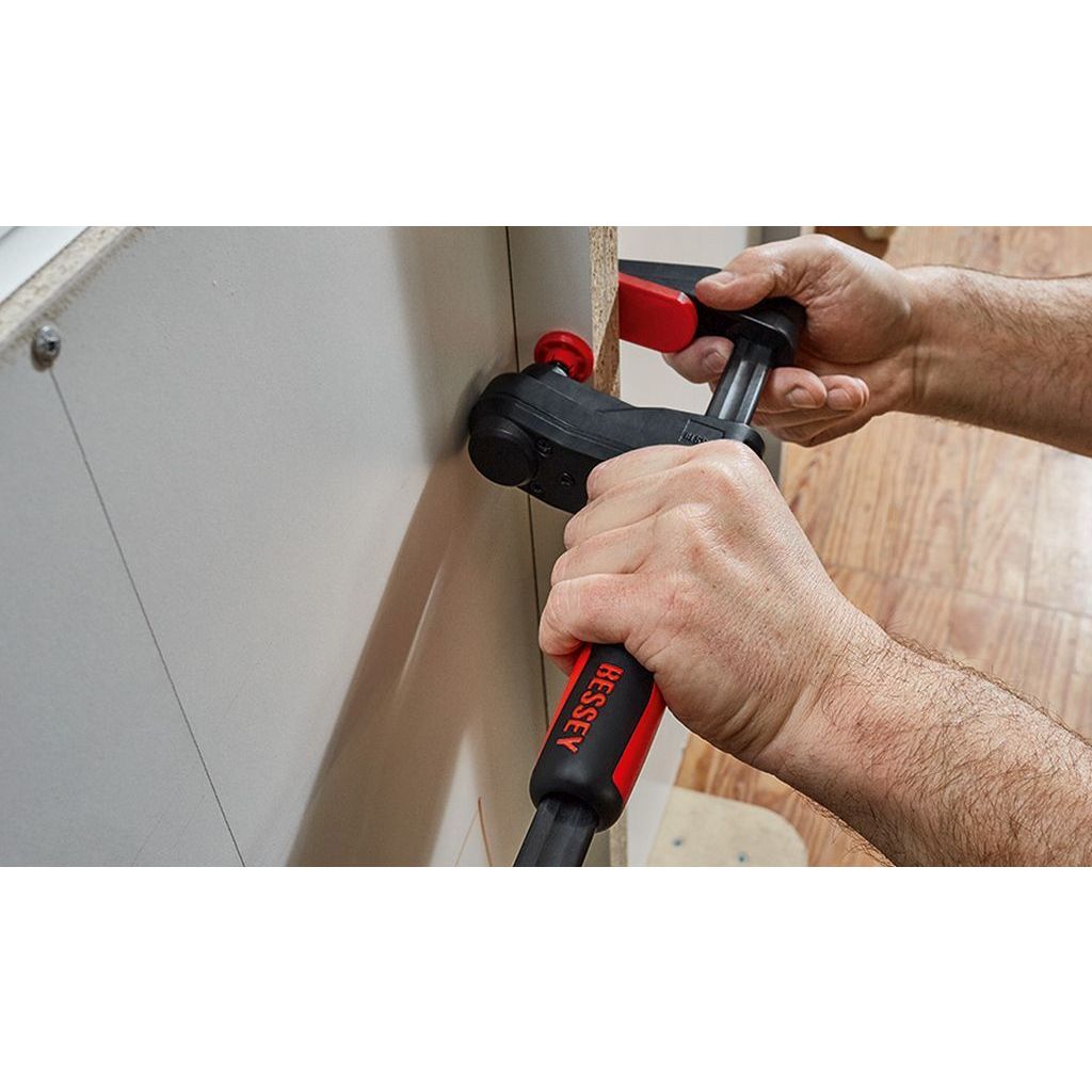 Bessey GearKlamp's clamping handle is offset from spindle for greater knuckle clearance