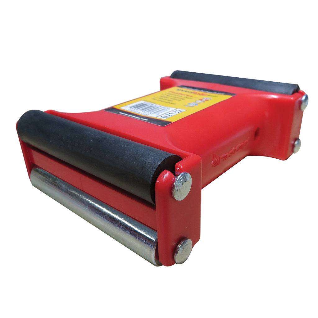 The FastCap SpeedRoller Quad has two steel rollers on one side and two rubber rollers on the other side.