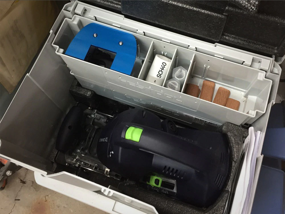 The TSO Products BigFoot right angle support stowed away neatly inside a divided container in the Domino DF 700 Systainer.