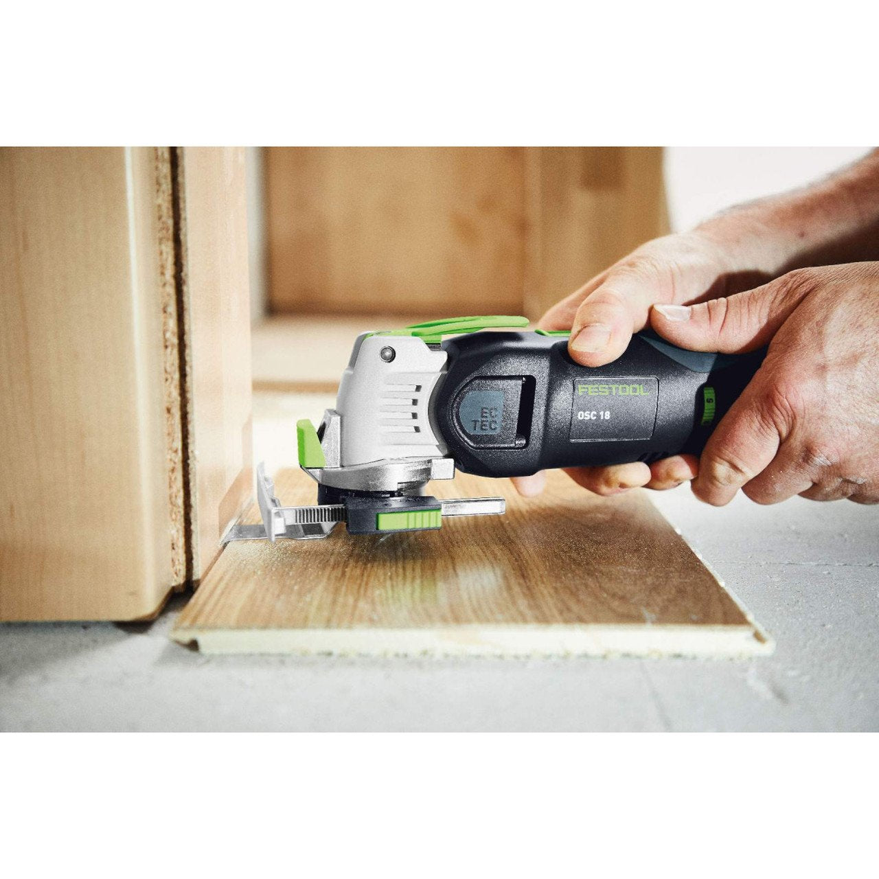 Battery powered top oscillating tool